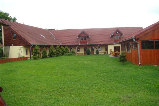 Pensiunea La Bradul Inalt Felsőporumbák Kültér fotó